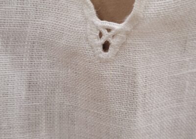 Pentathalon 2025 16th century tudor smock by mistress cara v neck photo by Kathryn Wolters